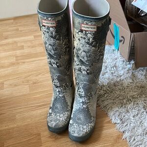 Hunter Gray Floral Patterned Boots